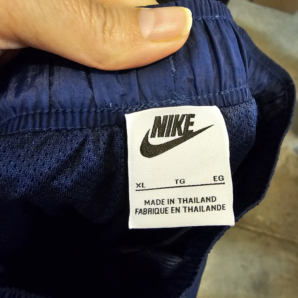Nike Boys Navy Blue swimm Shorts Size XL